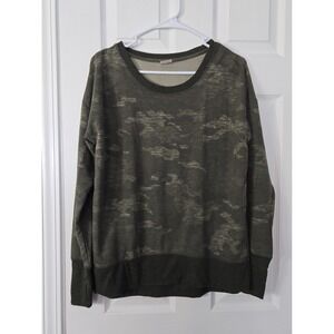 Avia Womans  Long Sleeve Camo Pullover Top Size Small‎